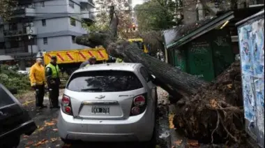 Fuerte temporal en la Provincia: Inundaciones, evacuaciones en varios municipios y un fallecido