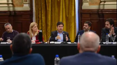 Kicillof se reunió con el Foro de Intendentes Radicales: San Cayetano y Lobería, presentes