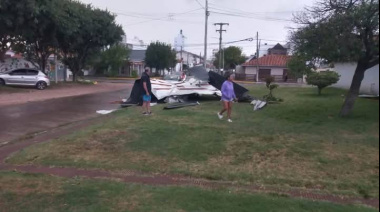 Breve pero feroz temporal de viento generó graves destrozos en la ciudad