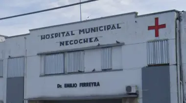 Misterioso ataque a balazos: Un hombre herido ingresó al hospital, pero se negó a denunciar el hecho