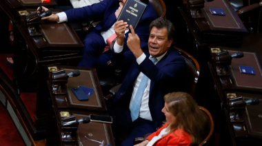 Video: Santiago Caputo amenazó y golpeó en el Congreso a Facundo Manes