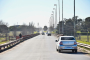 La Usina hará el recambio de las luces LED en el Puente Dardo Rocha